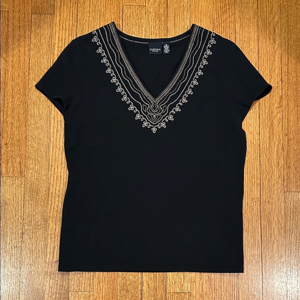 Sonoma Black Short Sleeve V-Neck Top with Gold Embroidery Size Medium